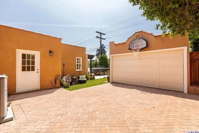 Photo of 1133 Cordova Avenue