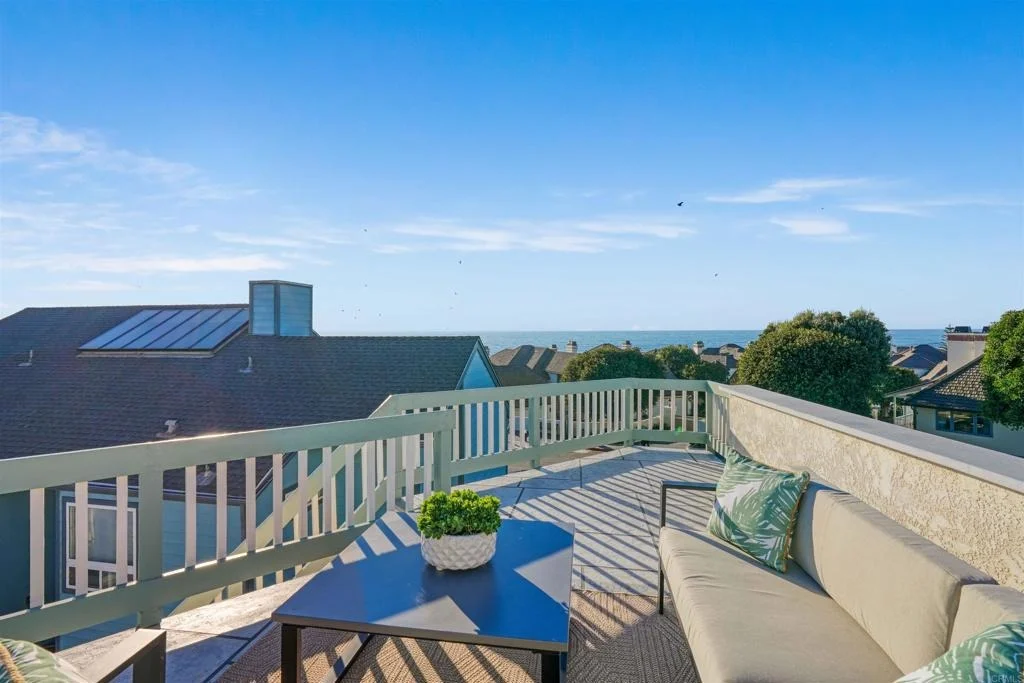 Photo of 2438 Ocean Street