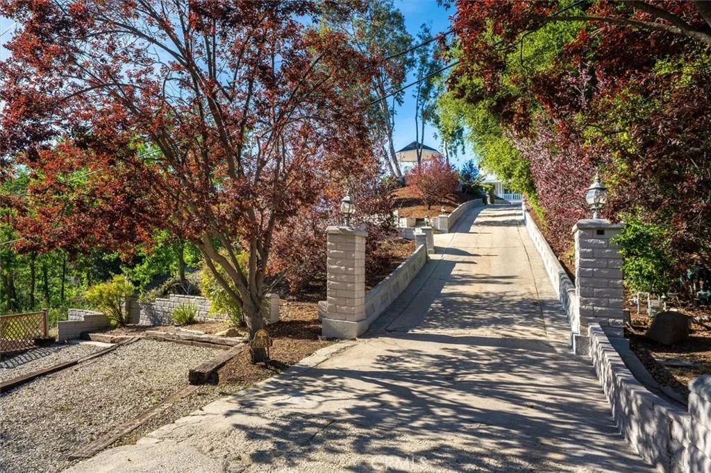 Photo of 28933 Wagon Road
