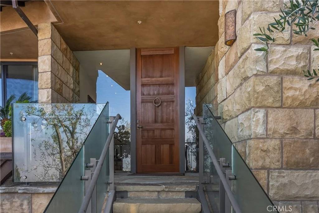 Photo of 2378 Crestview Drive