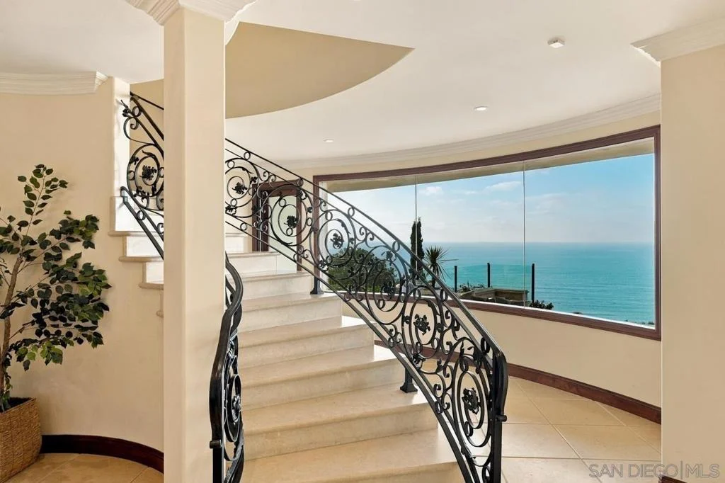 Photo of 1718 Valdes