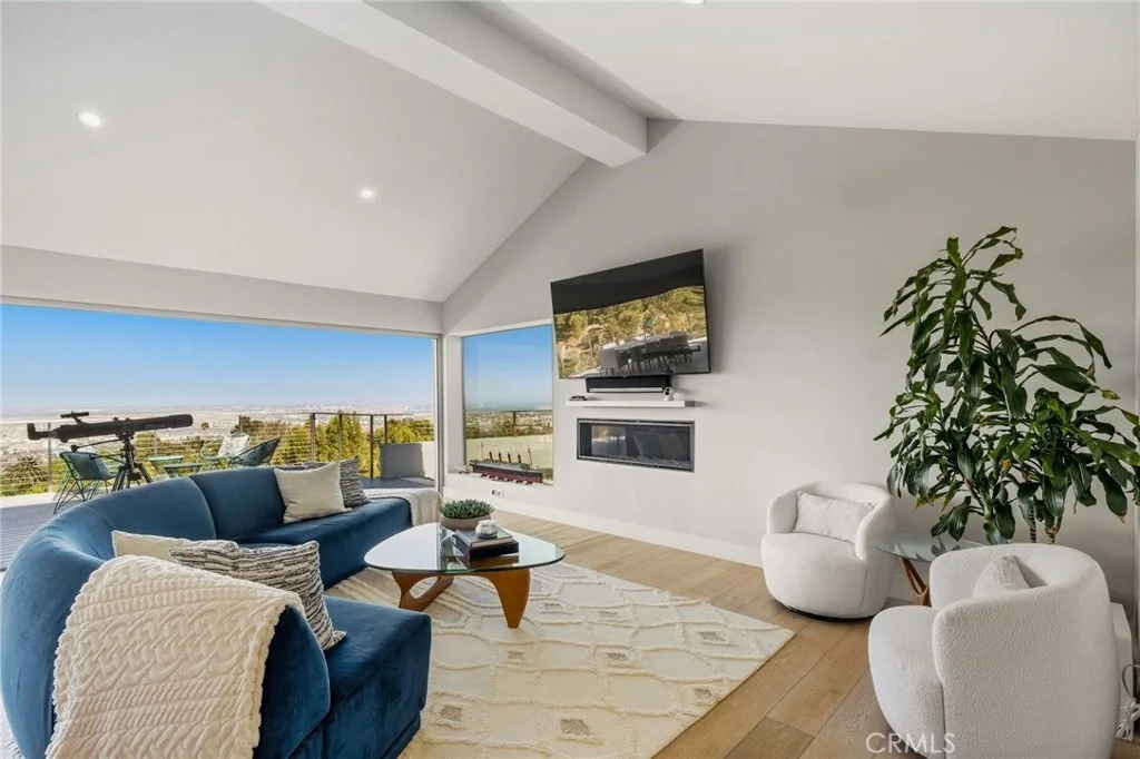 Photo of 2886 Crownview