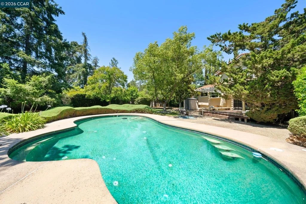 Photo of 721 Black Point Pl
