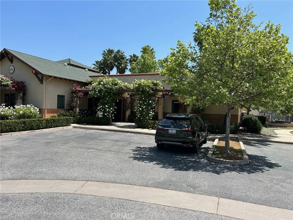 Photo of Unit A at 407 Bryant Circle