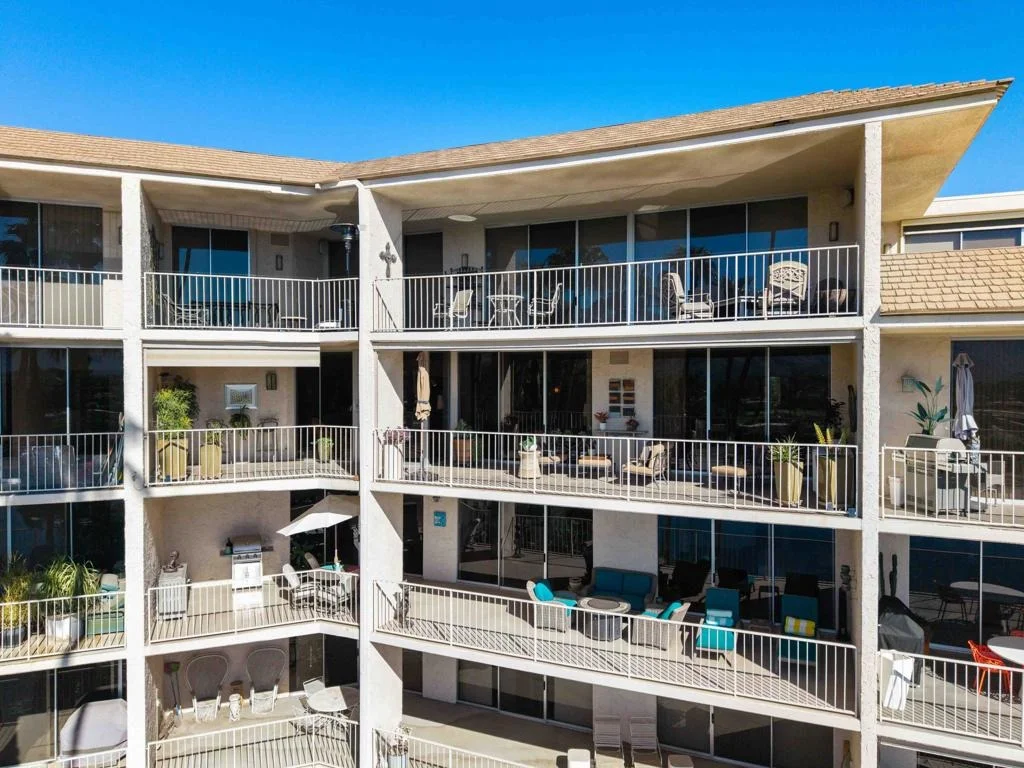 Photo of Unit 607 at 899 Island Drive