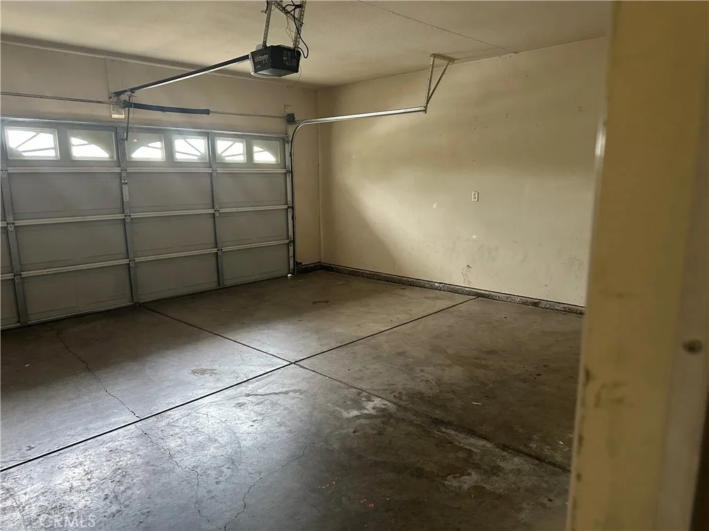 Photo of 692 Gateway