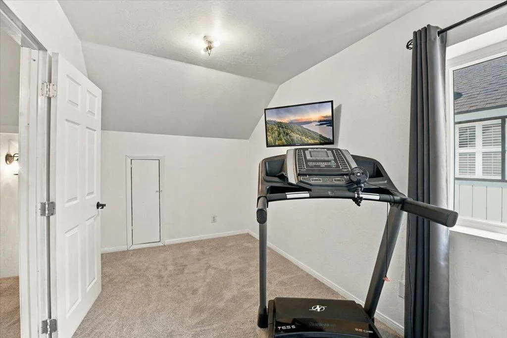 Photo of 2125 State Lane