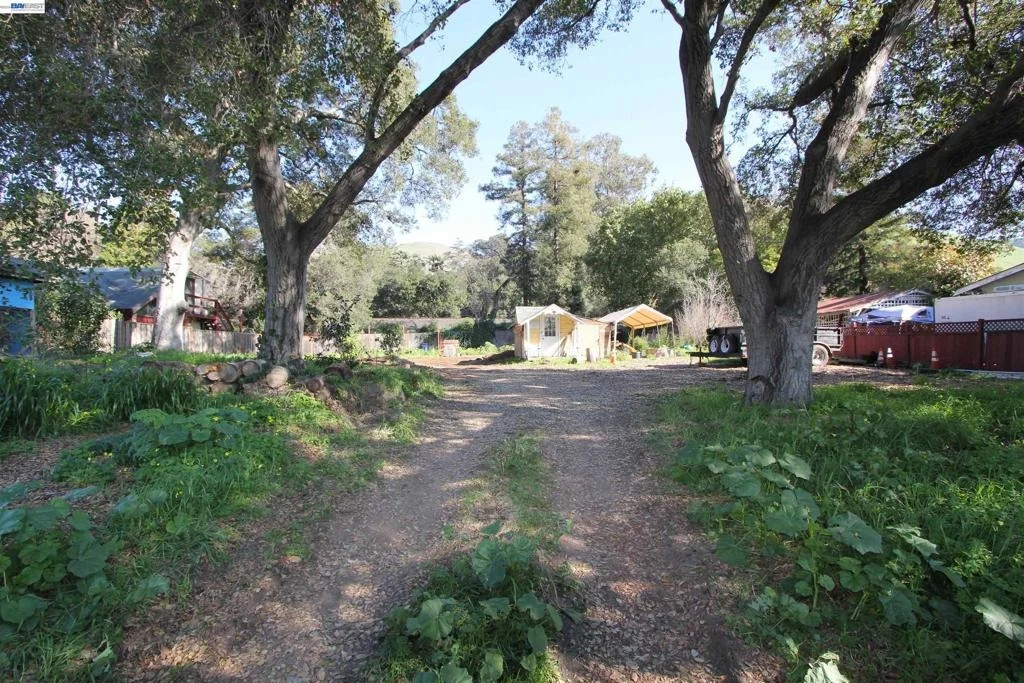 Photo of 997 OLD CANYON RD