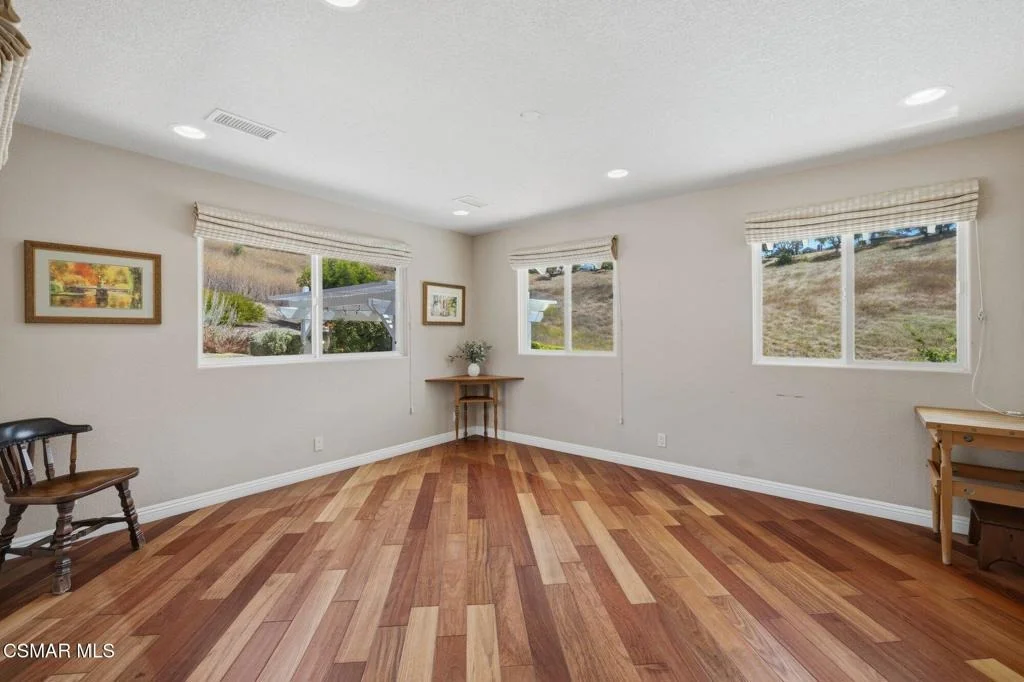 Photo of 554 Lone Oak Drive