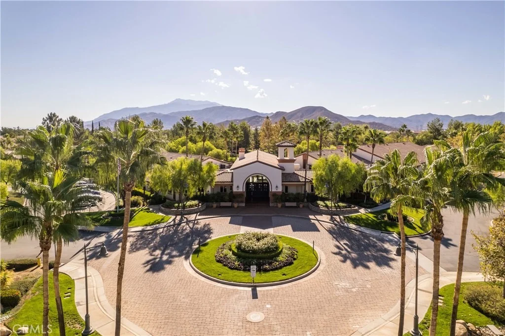 Photo of 370 Irvine