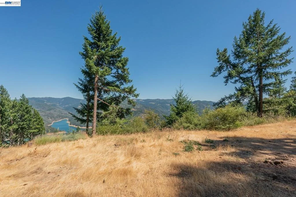 Photo of 190 Moore Gulch