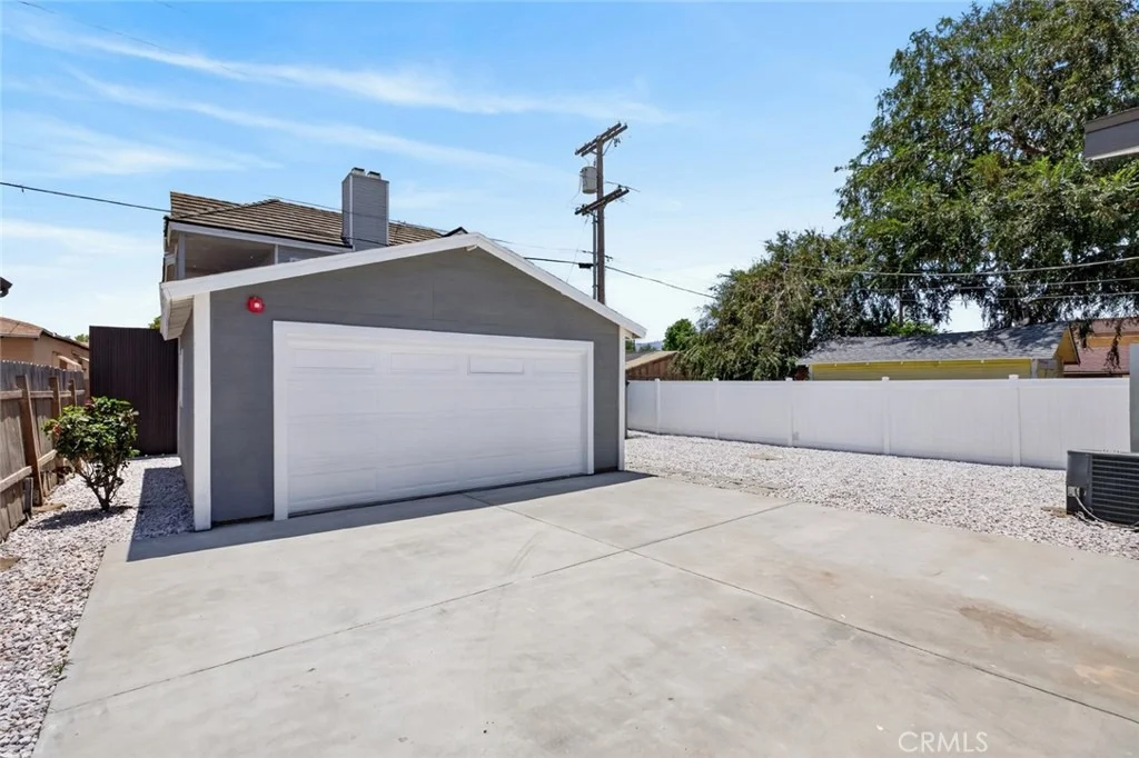 Photo of 528 W Doran