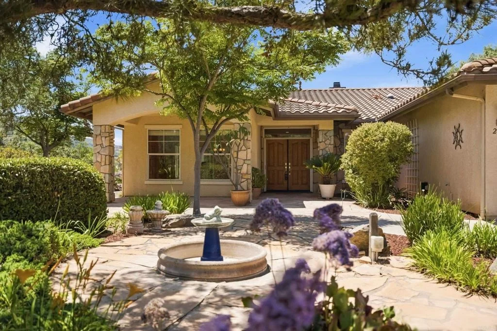 Photo of 2527 Southern Oak Road