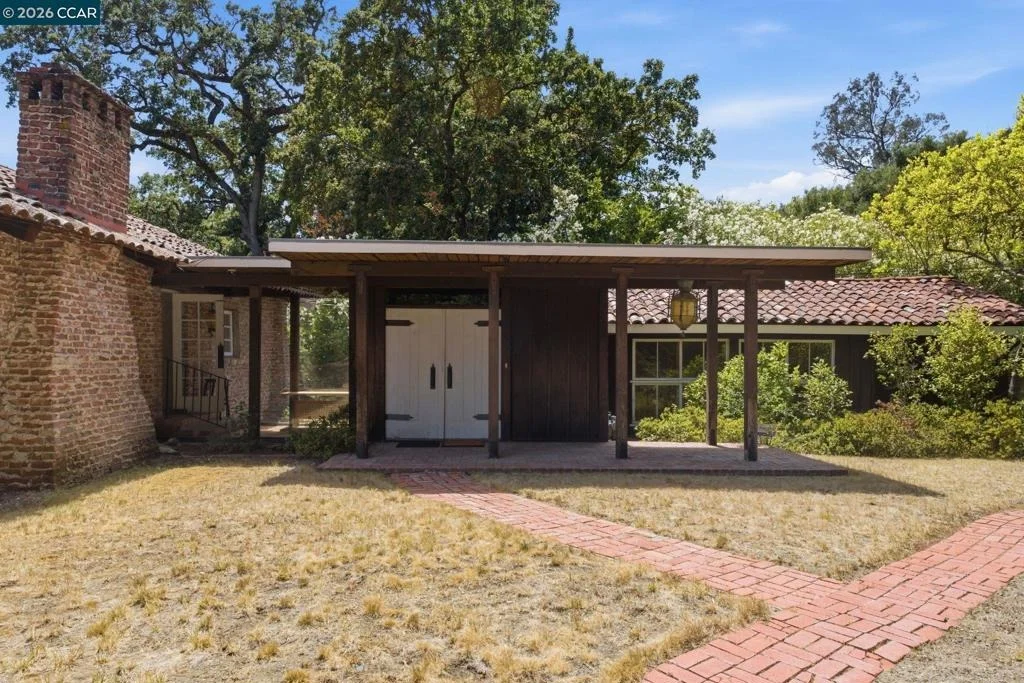 Photo of 2339 Tice Valley Blvd