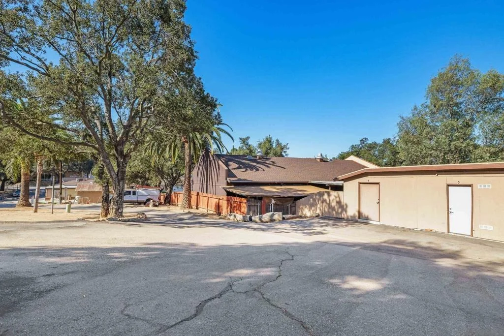 Photo of 2560 Alpine Blvd