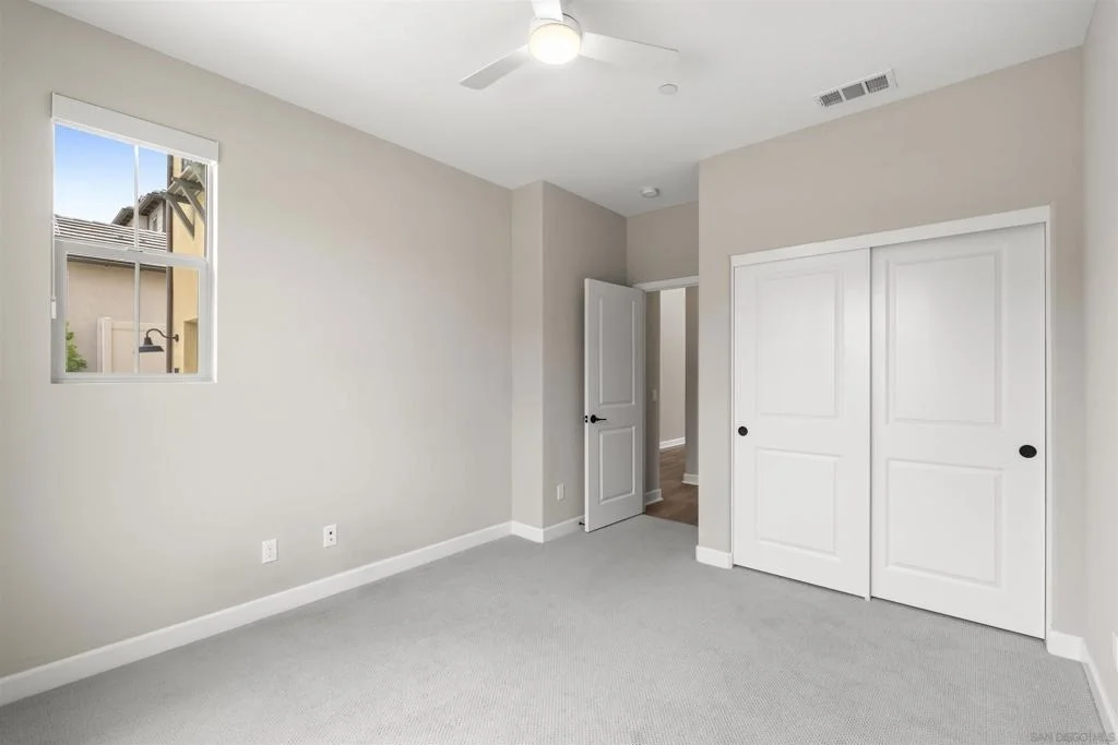 Photo of 1187 Barry Pl