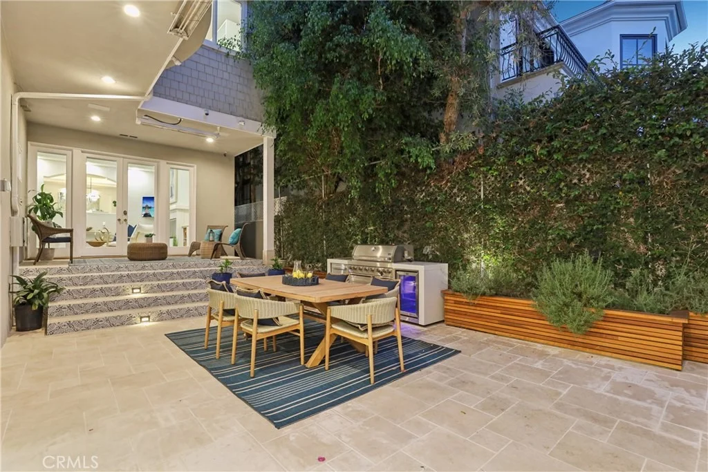 Photo of 2300 John Street