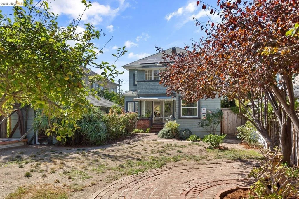 Photo of 2833 Regent St
