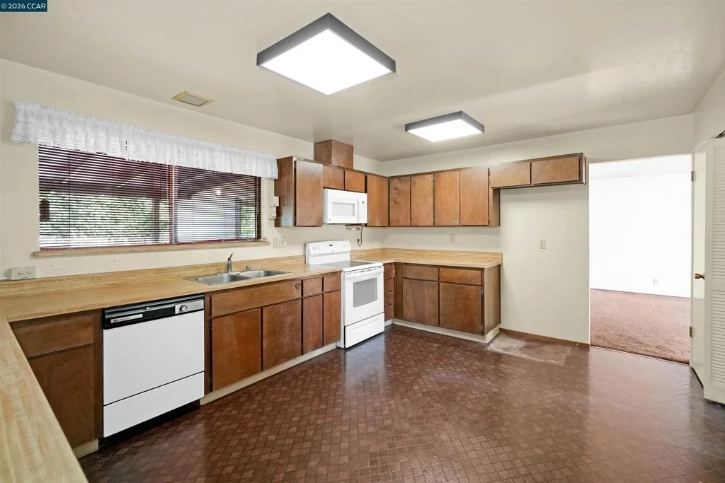 Photo of 121 Violet Rd