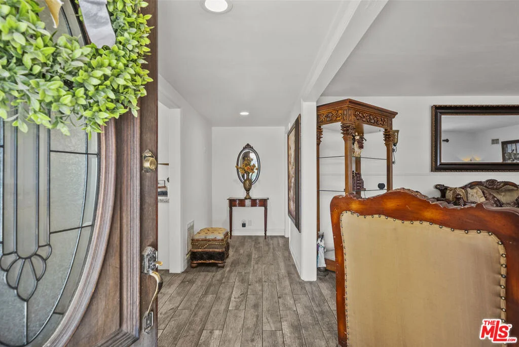 Photo of 10411 Saint James Avenue