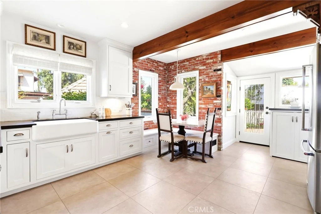 Photo of 18 W Cypress Avenue