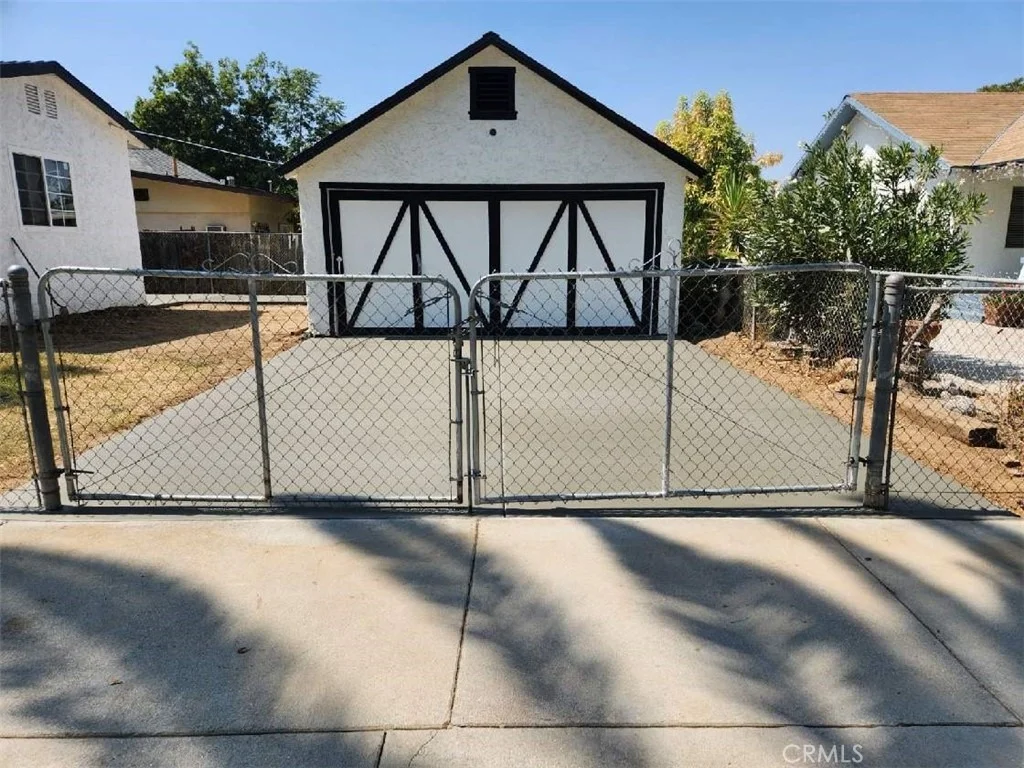 Photo of 3395 Franklin Avenue
