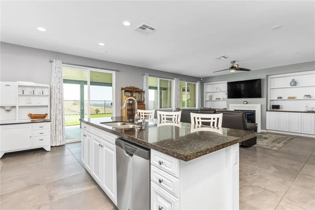 Photo of 402 Buena Mesa Dr