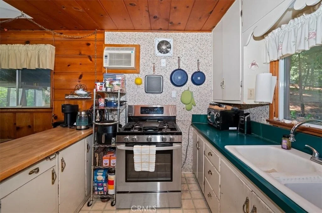 Photo of 23940 Cresta Drive