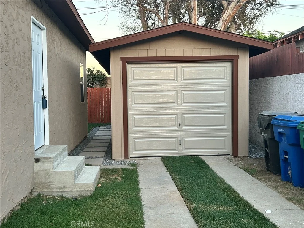 Photo of 2412 Gale Avenue