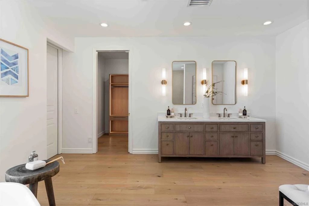 Photo of 3068 Willow Heights Road