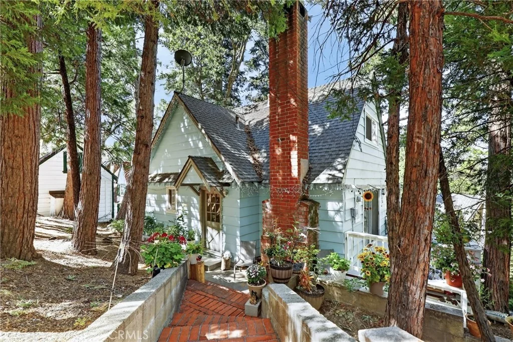Photo of 208 Heliotrope