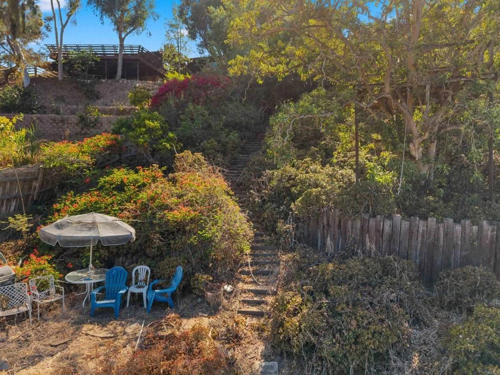 Photo of 1243 Saxony Road
