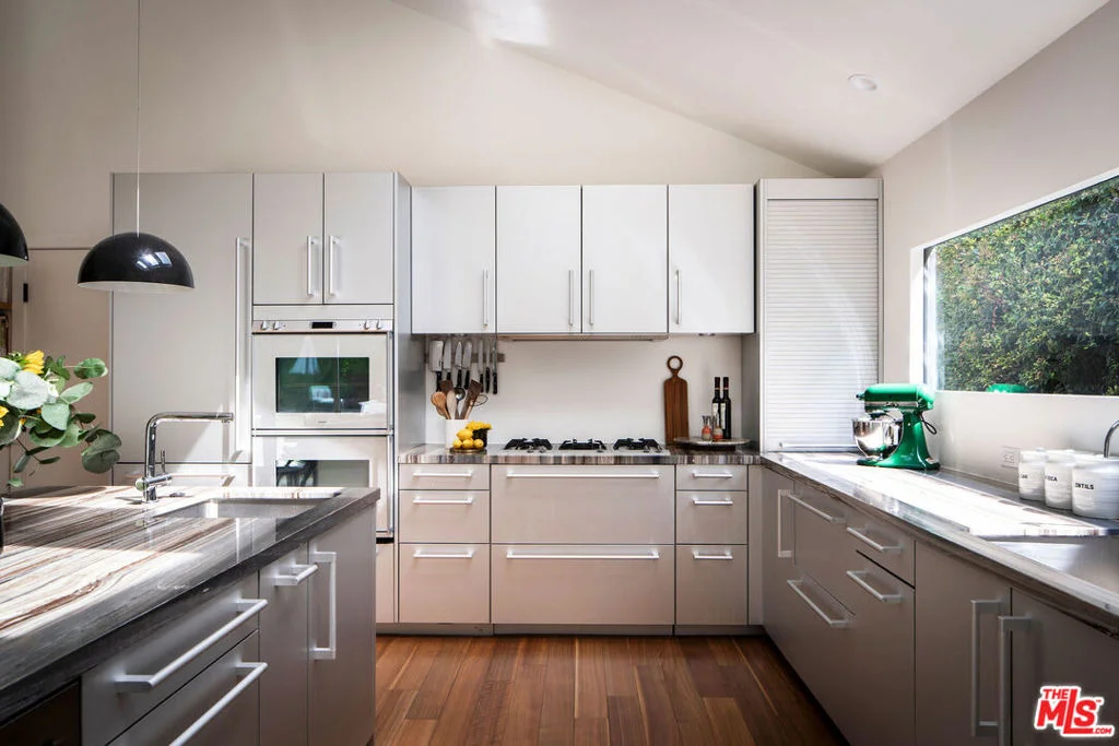 Photo of 10481 Lindbrook Drive