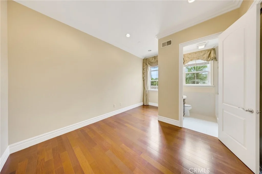 Photo of 2041 S 6th