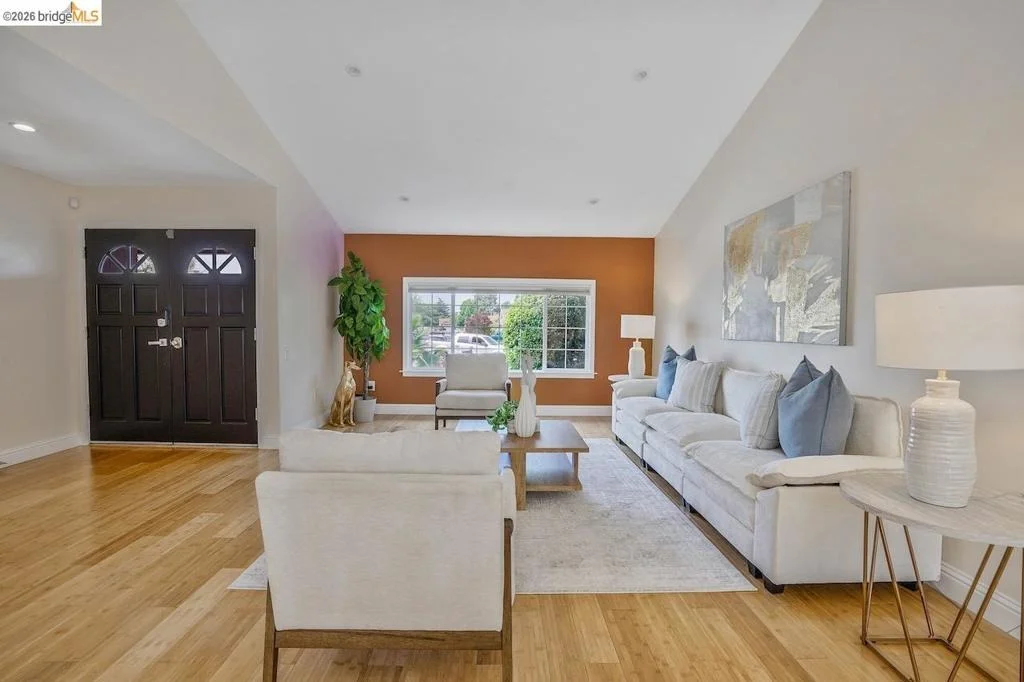 Photo of 2198 La Orinda