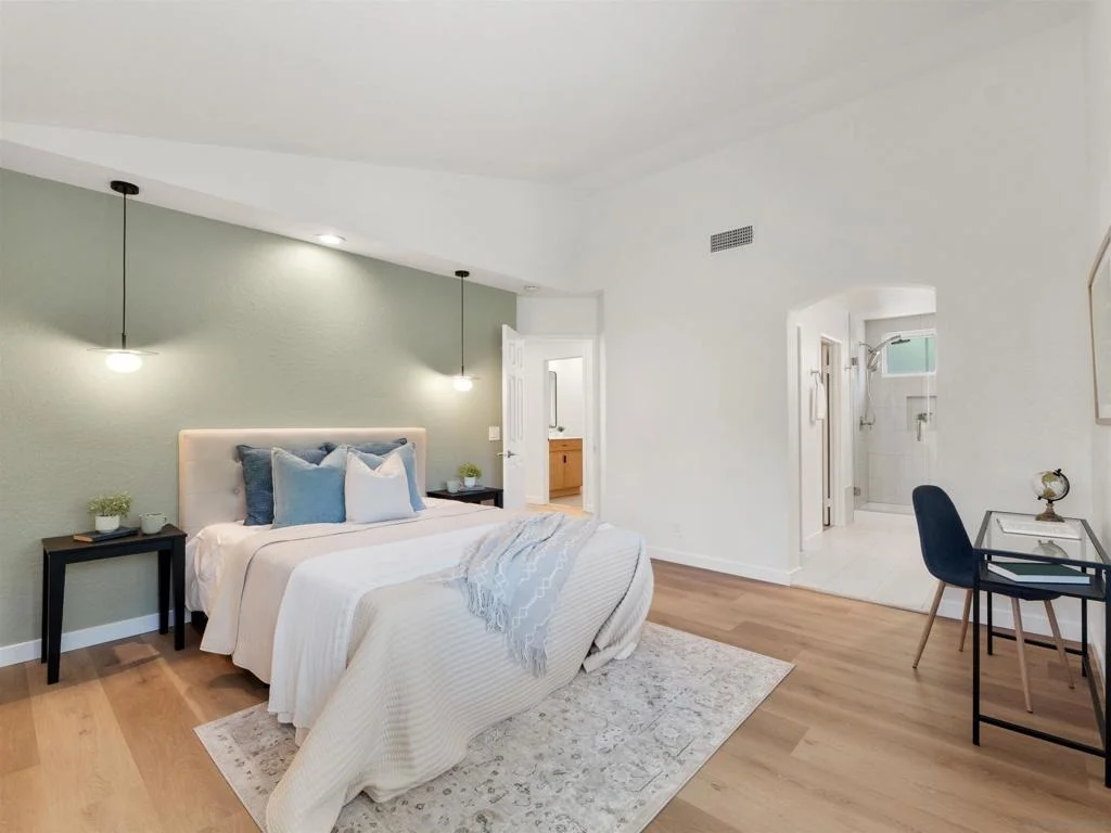 Photo of 2277 Dunstan