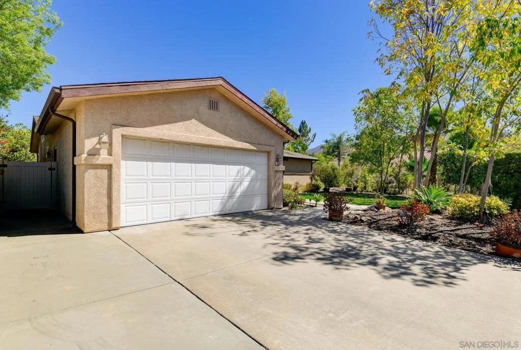 Photo of 2556 Columbine Dr