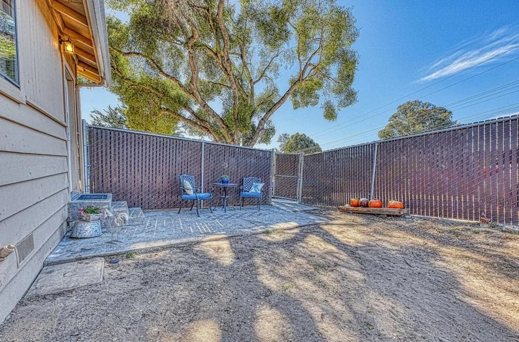 Photo of 7695 Pine Tree Way