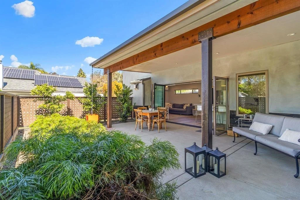 Photo of Unit 1 at 1041 Saint Albans
