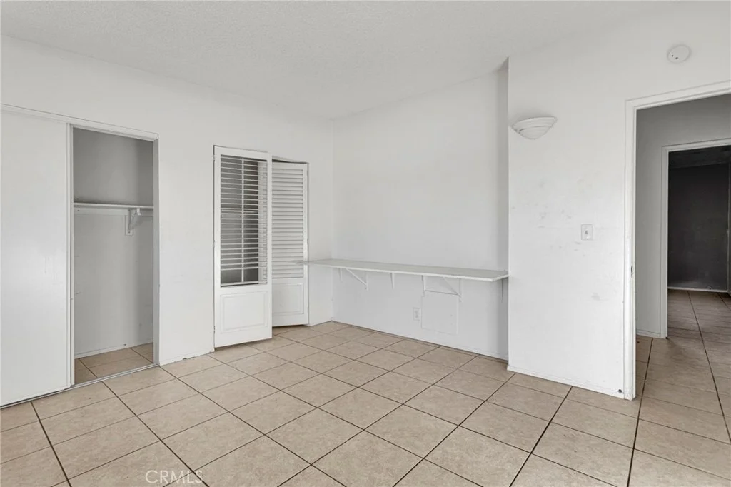 Photo of 17047 Eucalyptus Street