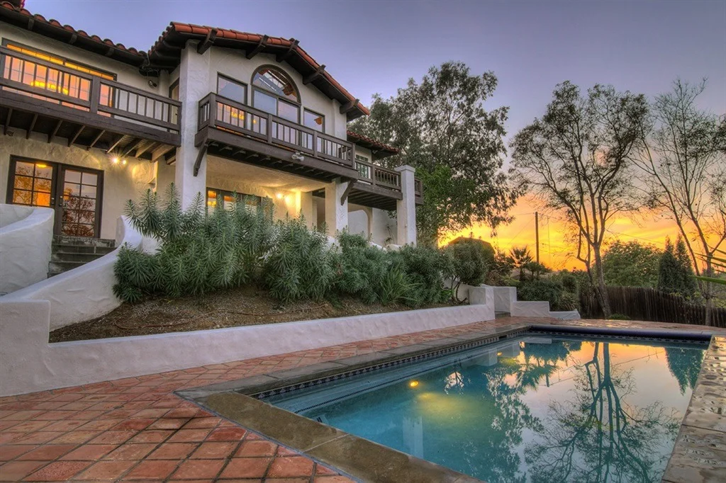 Photo of 4282 Merritt Blvd