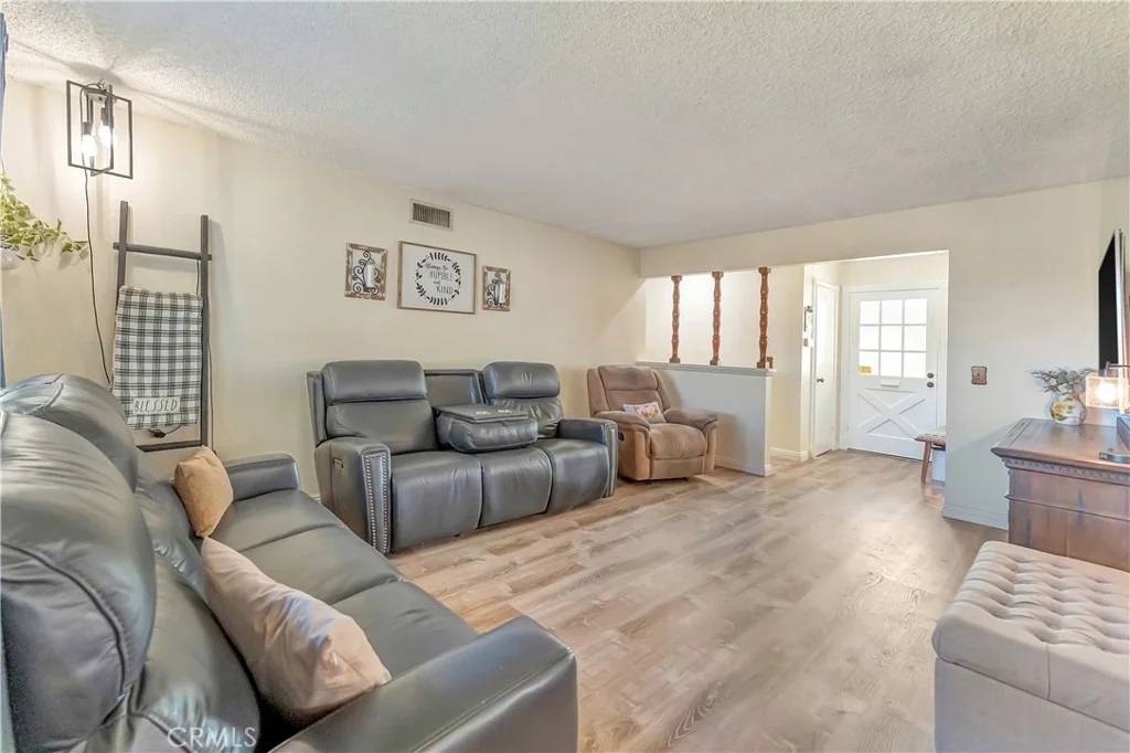 Photo of 15914 Lawnhill