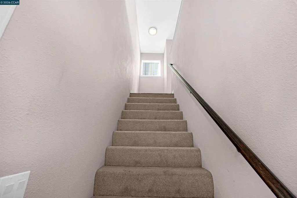 Photo of Unit 1 at 220 Apollo