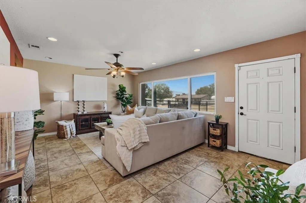 Photo of 3243 Temescal