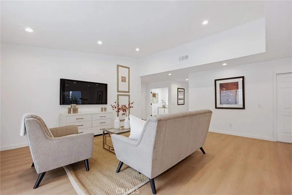 Photo of 7355 Vineyard Avenue