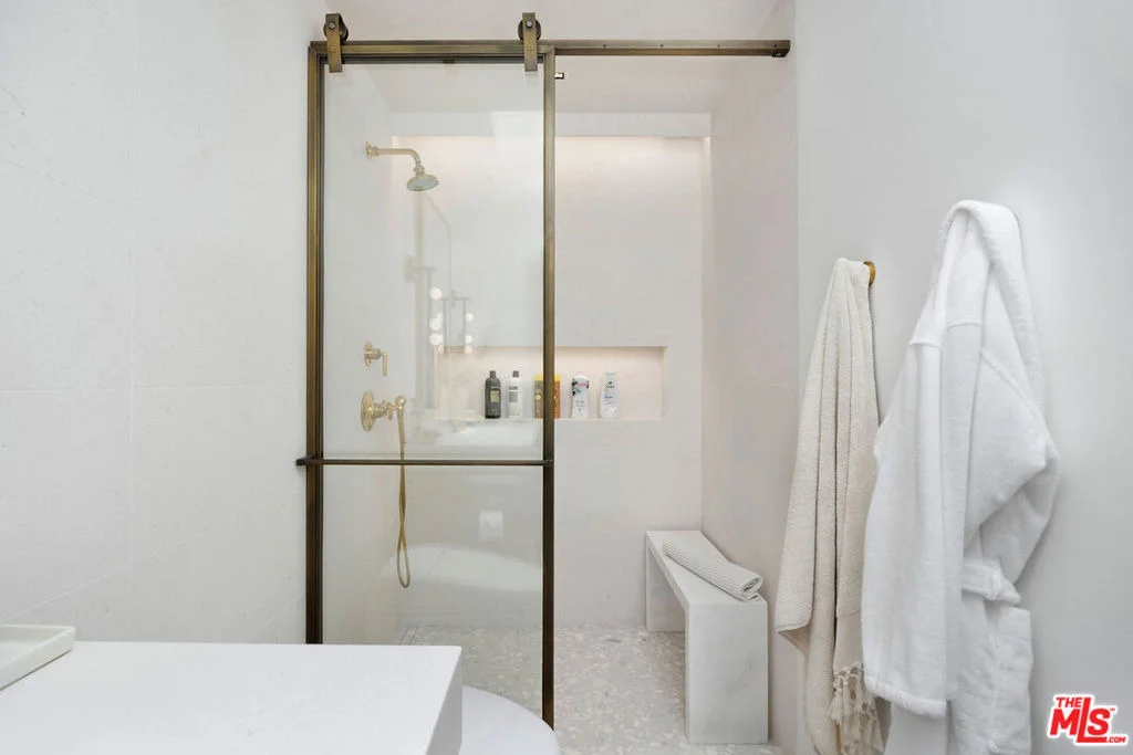 Photo of 24818 Malibu Road