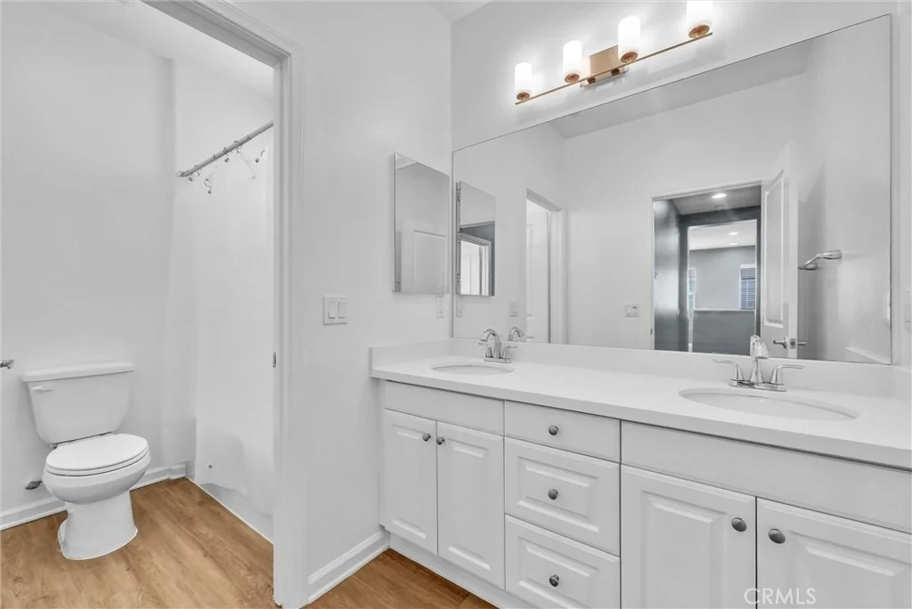 Photo of 5087 S Centennial