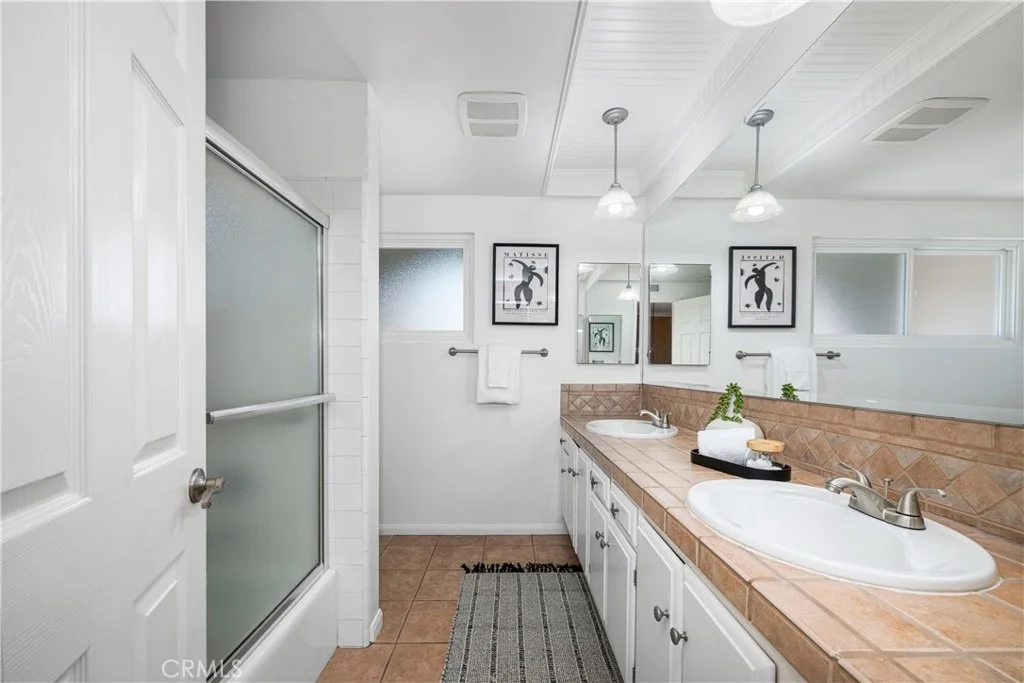 Photo of 3261 Lilly Avenue