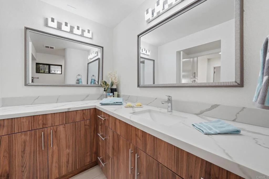 Photo of 6105 Avenida Chamnez