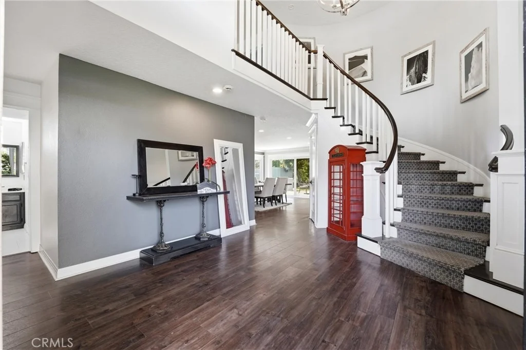 Photo of 282 N Willow Springs